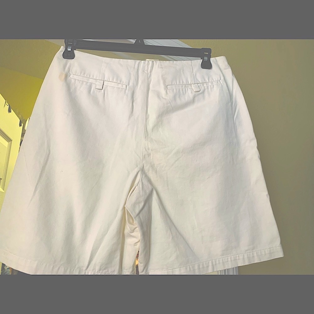 Gorgeous Bermuda shorts NWT